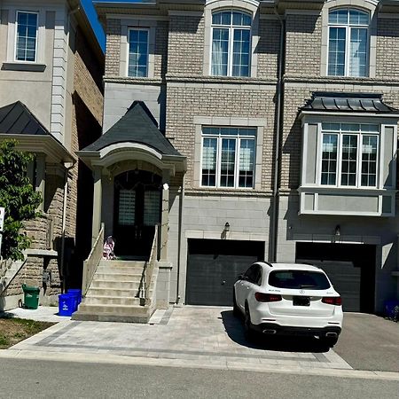 2 Bedroom With 2 Ensuites Unit In ריצ'מונד היל מראה חיצוני תמונה